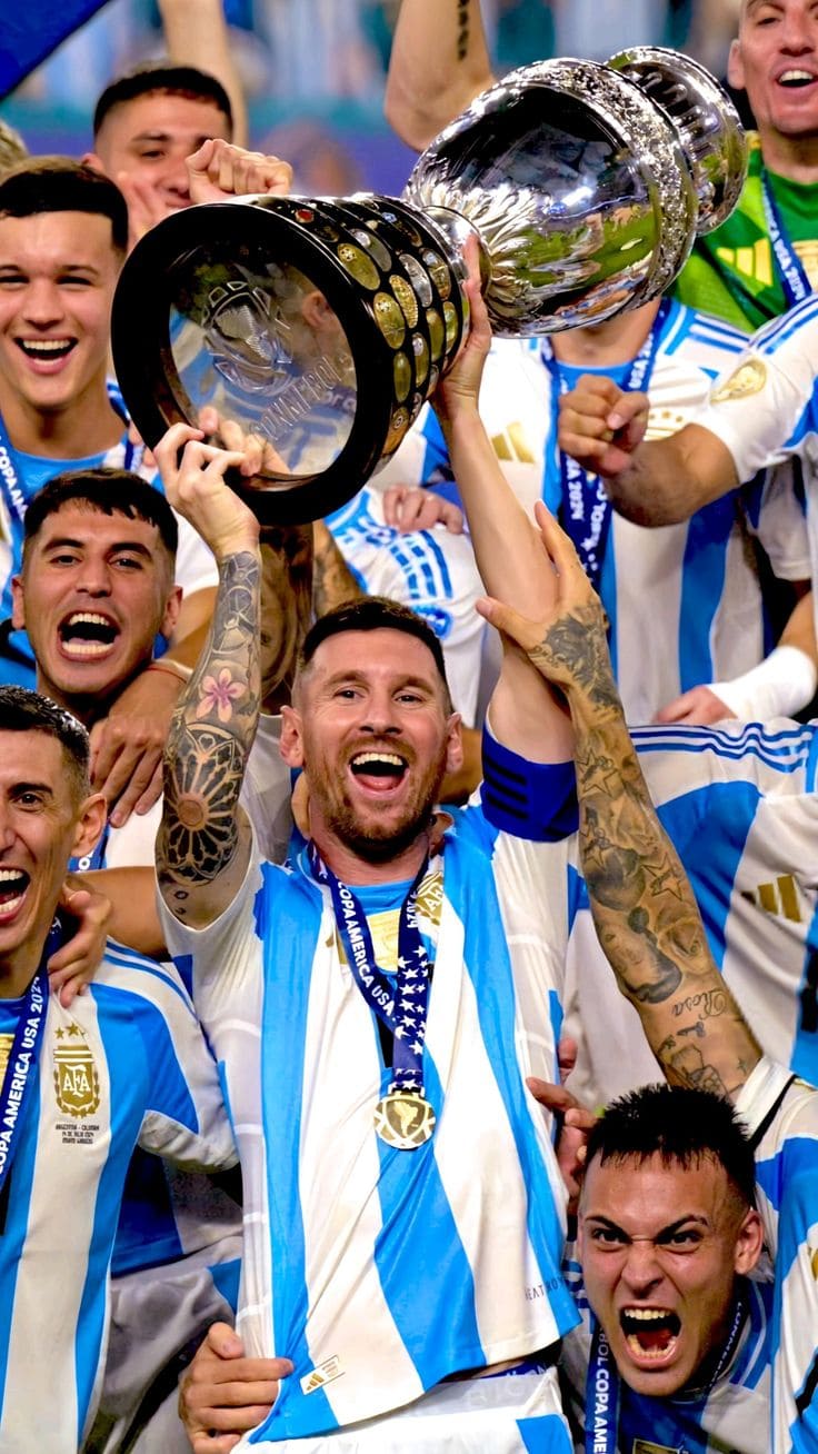 Lionel Messi wallpaper photo trophy Copa America 2024 celebration Argentina football team